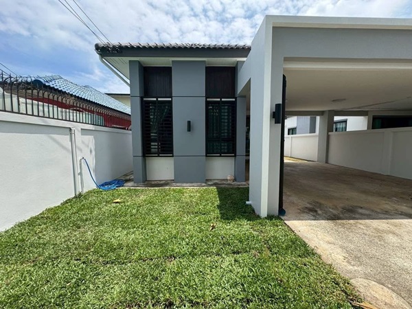 ขายบ้านเดี่ยวชั้นเดียว 50 ตร.วา ไร่กล้วย ศรีราชา พร้อมอยู่ ทำเลน่าอยู่ เหมาะทั้งอยู่อาศัยและลงทุน Tel 06-28926536